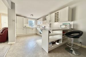 17' Kitchen/Breakfast Room- click for photo gallery